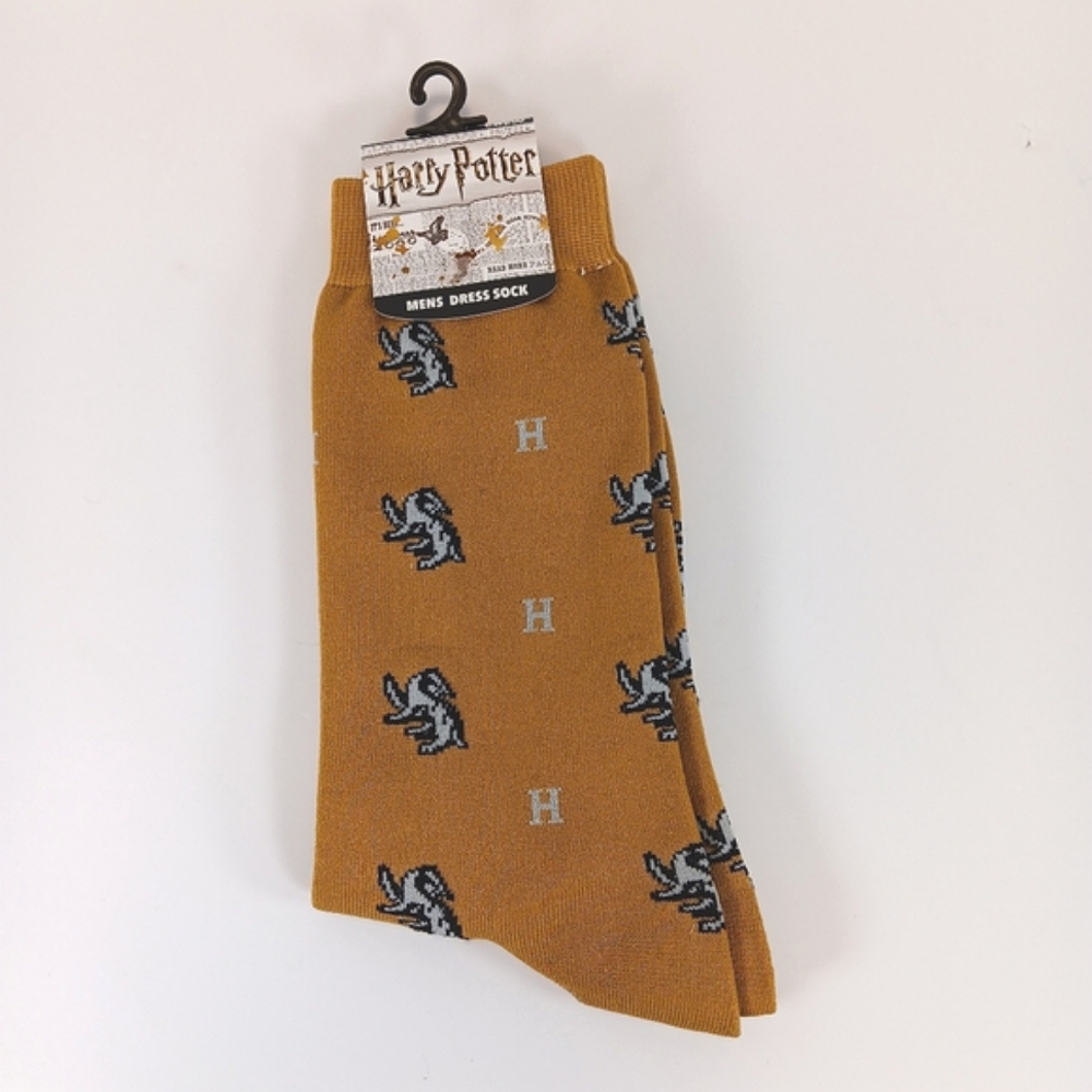 NWT Harry Potter Men's Hufflepuff Graphic Yellow Black Dress Socks Size 10-13